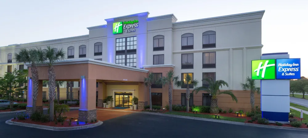 Holiday Inn Express & Suites